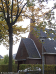 Eikstraatkerk. Zaalkerk met zadeldak.
<br/>
Corrie Groen- Pickhard, 2015-10-25